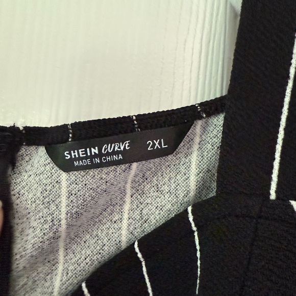 2XL pinstripe tank top - Picture 2 of 3